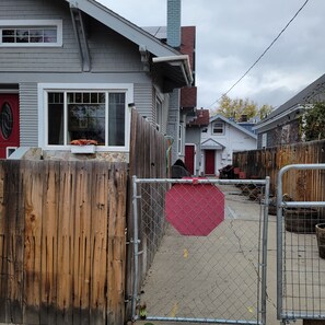 Exterior - 3rd Street Stop-cottage house,walking distance to middle of town and activities  (Baker City)