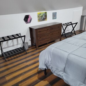 2 bedrooms, free WiFi, bed sheets - 3rd Street Stop-cottage house,walking distance to middle of town and activities  (Baker City)