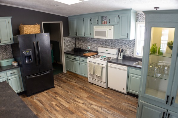 ثلاجة، ميكروويف، فرن، غسالة أطباق