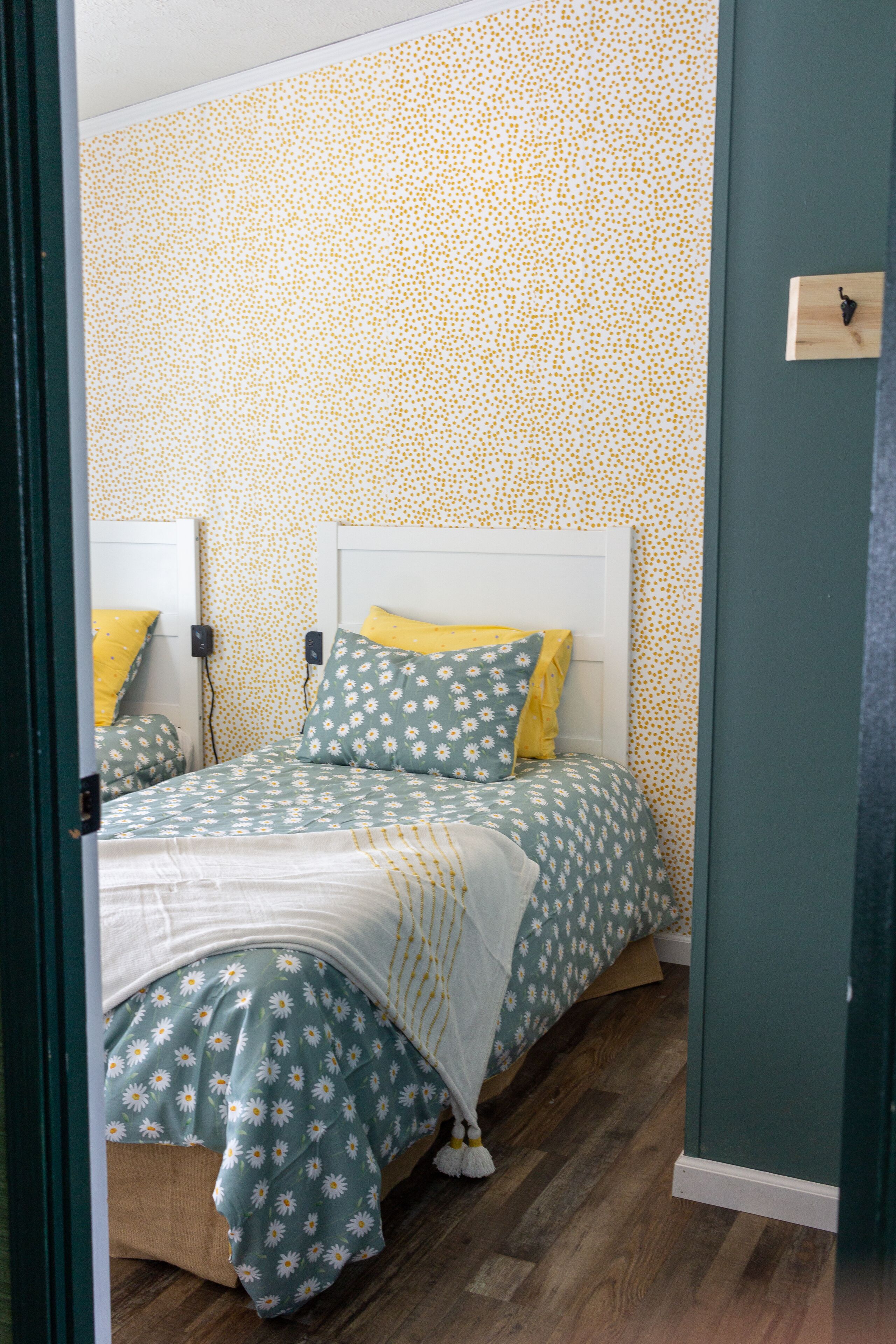 3 عدّة غرف نوم وواي فاي وملاءات أسرّة