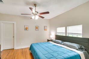 2 bedrooms, Internet, bed sheets - Jacksonville Vacation Rental ~ 7 Mi to Downtown! (Jacksonville)