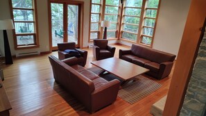 Peis, videospill, DVD-spiller og bordtennis