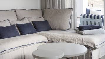 House | Living area | 50-inch flat-screen TV with satellite channels, TV