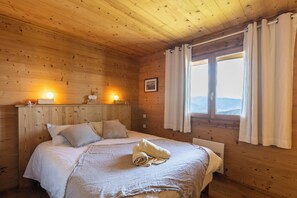 4 soverom, strykejern/-brett, wi-fi (inkludert) og sengetøy