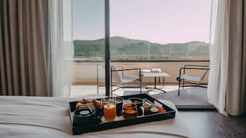 Suite, Bay View | 1 bedroom, premium bedding, pillowtop beds, minibar