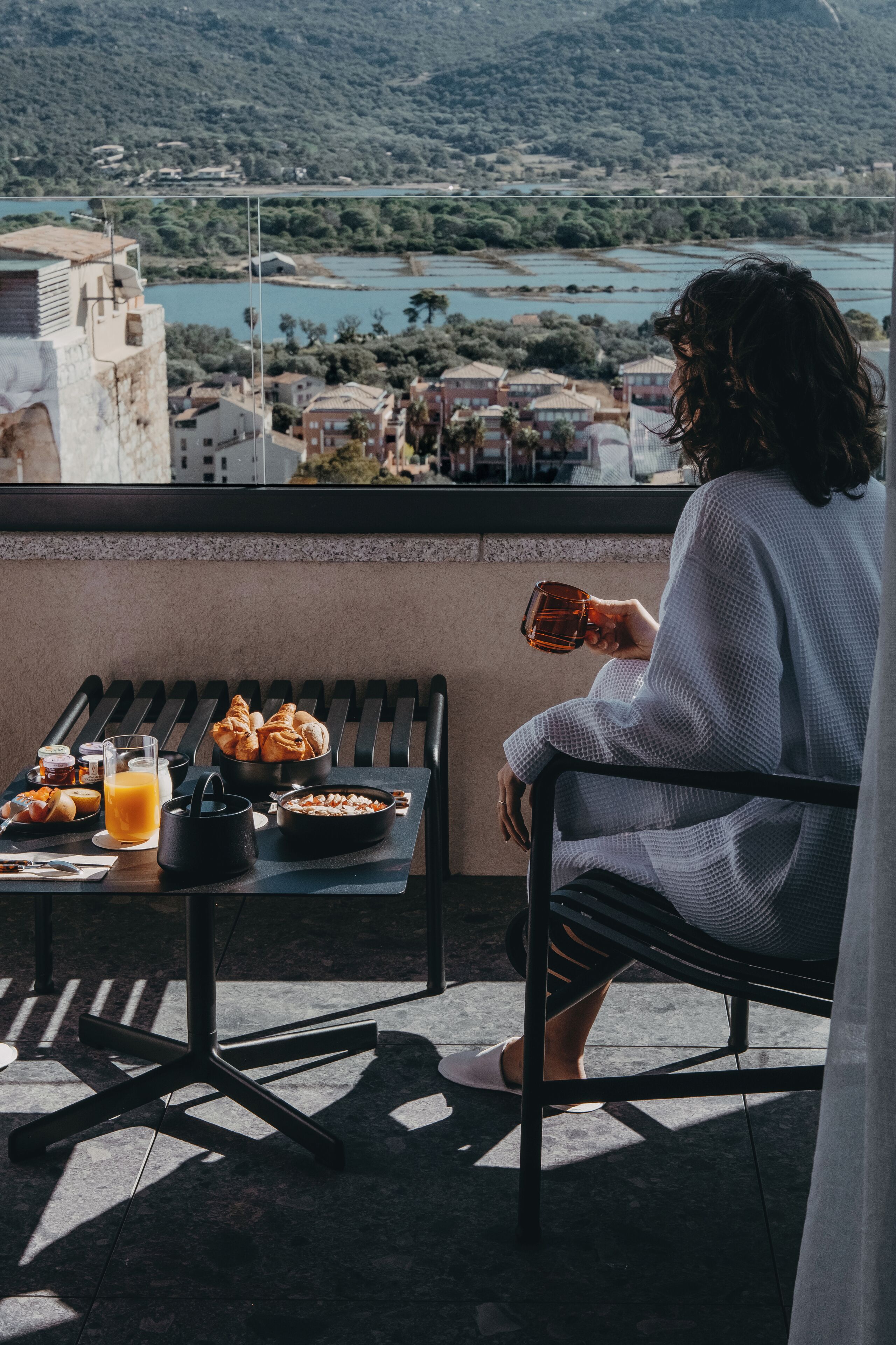 套房, 海湾景观 | 高档床上用品、加厚床垫、迷你吧、客房内保险箱