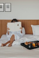 Premium bedding, pillow-top beds, minibar, in-room safe