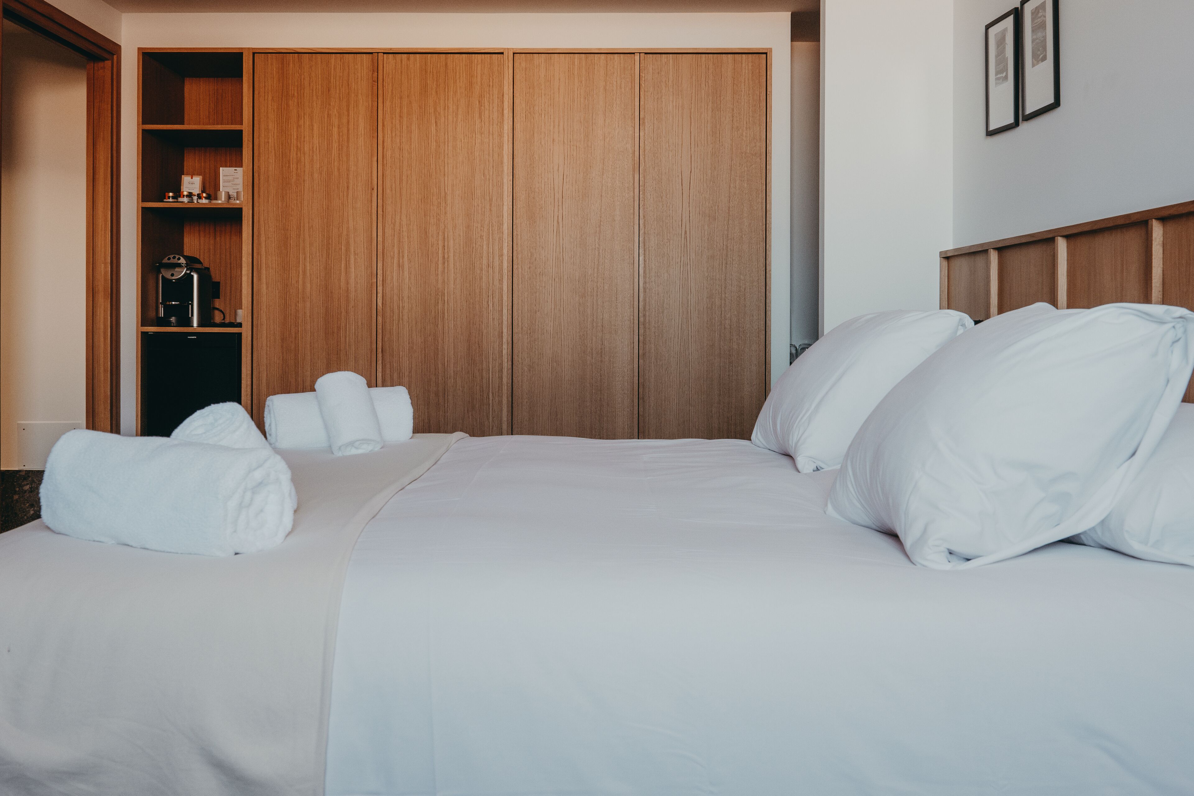 Hochwertige Bettwaren, Pillowtop-Betten, Minibar, Zimmersafe