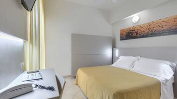 Quarto básico | 1 quarto, cofres nos quartos, escrivaninha, quartos à prova de som