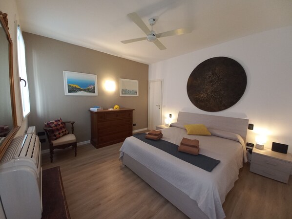 1 Schlafzimmer, Schreibtisch, Bügeleisen/Bügelbrett, WLAN