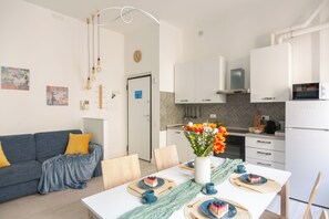 Interior - OurJoy Condo, 55sm, free private parking and breakfast, high-speed WIFi and A/C (Milano)