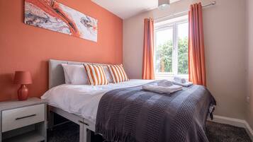 3 bedrooms, iron/ironing board, free WiFi, bed sheets