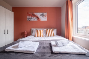 3 bedrooms, iron/ironing board, free WiFi, bed sheets