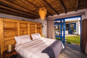 Presidential Room | 1 bedroom, Egyptian cotton sheets, premium bedding, down duvets - HOTEL TOPARA (San Vicente de Cañete)