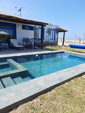 Outdoor pool - HOTEL TOPARA (San Vicente de Cañete)