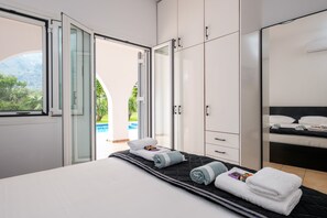 Villa | 3 bedrooms, iron/ironing board, free WiFi, bed sheets - Kournas-sleeps8-parking-garden-pool-petfriendly (Apokoronas)