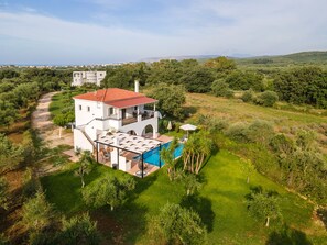 Villa | Exterior