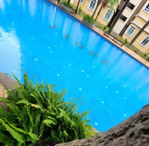 Kolam renang outdoor