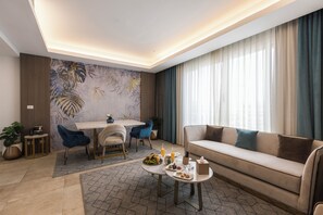 43-inch Smart TV with digital channels, TV - Gewan Resort New Alamein (Marsa Matrouh)