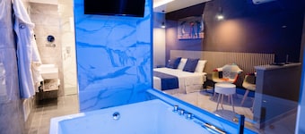 Romantic room with whirlpool
