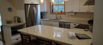 Located in beautiful/historic downtown Peninsula in the heart of a National Park