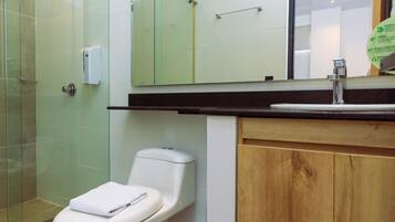 Standard Room | Bathroom