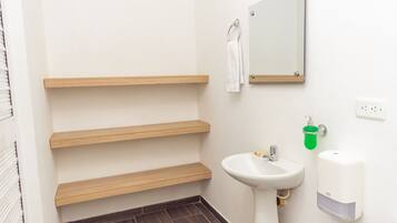 Standard Quadruple Room | Bathroom | Shower, rainfall showerhead, towels