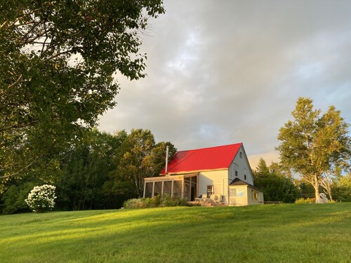 Quiet 60 acre farmhouse retreat close to beach and under 3 hours from Halifax