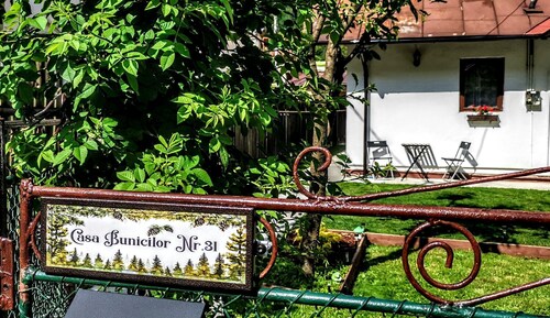 Casa Bunicilor - 3 bedroom house in center Sinaia