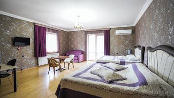 Chambre Quadruple | Literie de qualité supérieure, chambres insonorisées, Wi-Fi gratuit