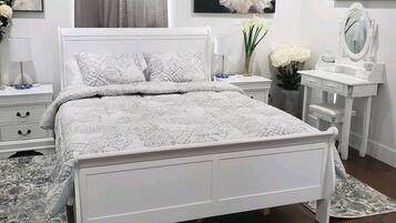2 bedrooms, iron/ironing board, free WiFi, bed sheets