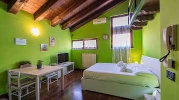 1 camera, ferro/asse da stiro, Wi-Fi, lenzuola