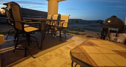4BR 2BA Harmony House in Rural Buckeye's Rainbow Valley