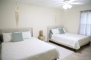 2 bedrooms, iron/ironing board, WiFi, bed sheets - Boho Dreamy Condo for 8 Guests! (Pharr)