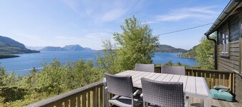 Cozy and Unassuming Cabin With Fantastic Views