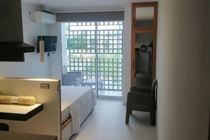 1 chambre, fer et planche à repasser, Wi-Fi gratuit, draps fournis