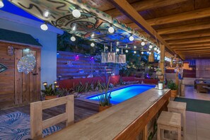 Pool - Villa Canucku (oranjstad)