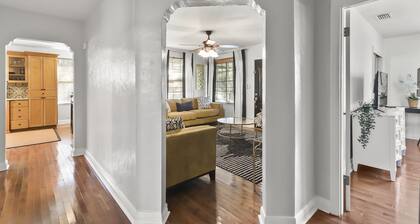 Pool Home-Spacious-Prime Location-Family Friendly-Pet Friendly