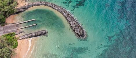 بالقرب من الشاطئ