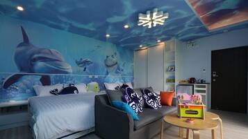 Elite Room, 2 Queen Beds, Mountain View | 1 bedroom, soundproofing, free WiFi