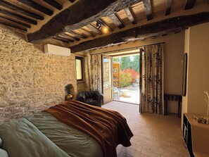 Junior Suite, 1 Bedroom, Terrace, Mountain View (Conero Junior Suite) - Villa Verdicchio - B&B with wellness for winelovers (Cupramontana)