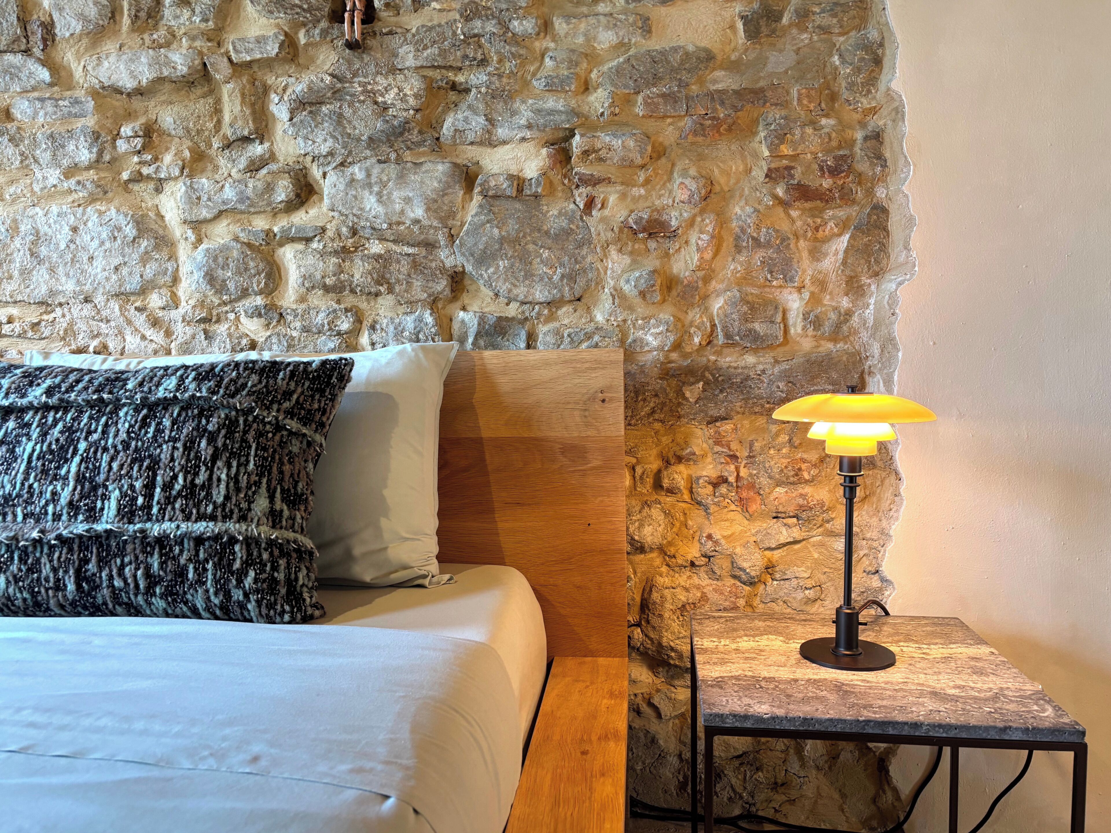 Deluxe Suite, 1 King Bed, Terrace, Vineyard View | Living area