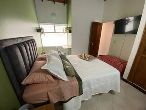2 bedrooms, iron/ironing board, free WiFi, bed sheets - Apto Jacuzzi Cerca a la 70,estadio,laureles,estación Metro,museosparquescomuna13 (Medellín)