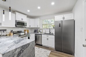 Fridge, microwave, oven, stovetop - Tampa House: Near Midtown, Near Hyde Park, Near Bucs Stadium (Tampa)
