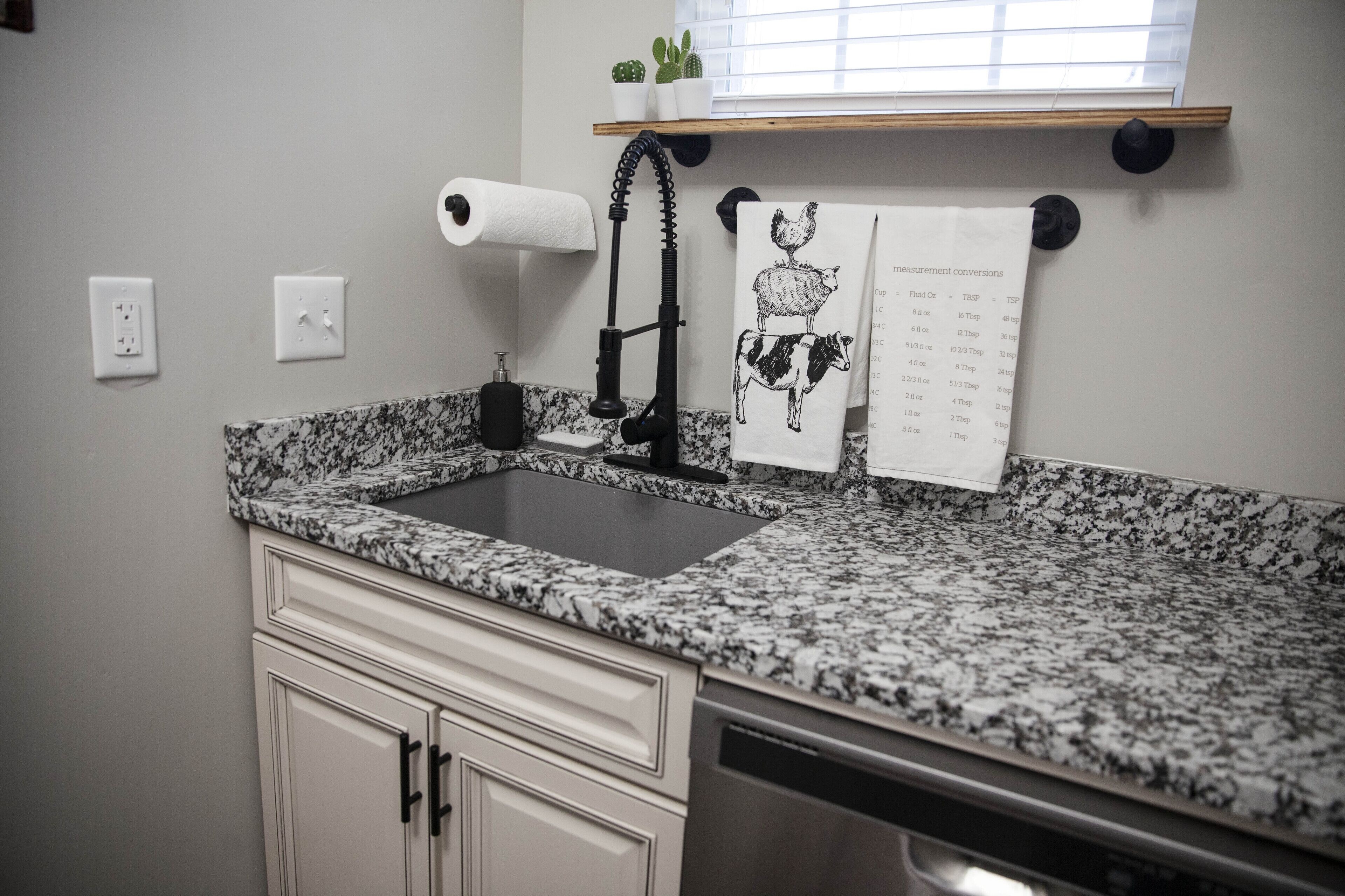 Micro-ondes, four, plaque de cuisson, lave-vaisselle