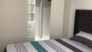 2 habitaciones, tabla de planchar con plancha, wifi y ropa de cama