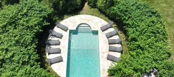 Escale tribu à 15 mn de Tours - 2 Ha de parc avec piscine chauffée