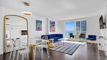 Apartment | Living area