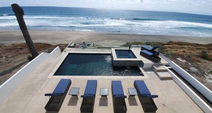 Luxury Beachfront Villa: Ocean Views / Private Pool & Spa - 30 secs to Beach!