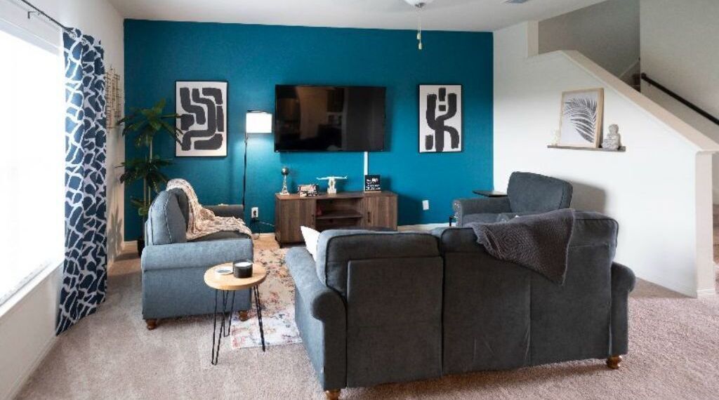 Boho Chic Single family home. Mins away from Randolph airbase, pets are welcome.